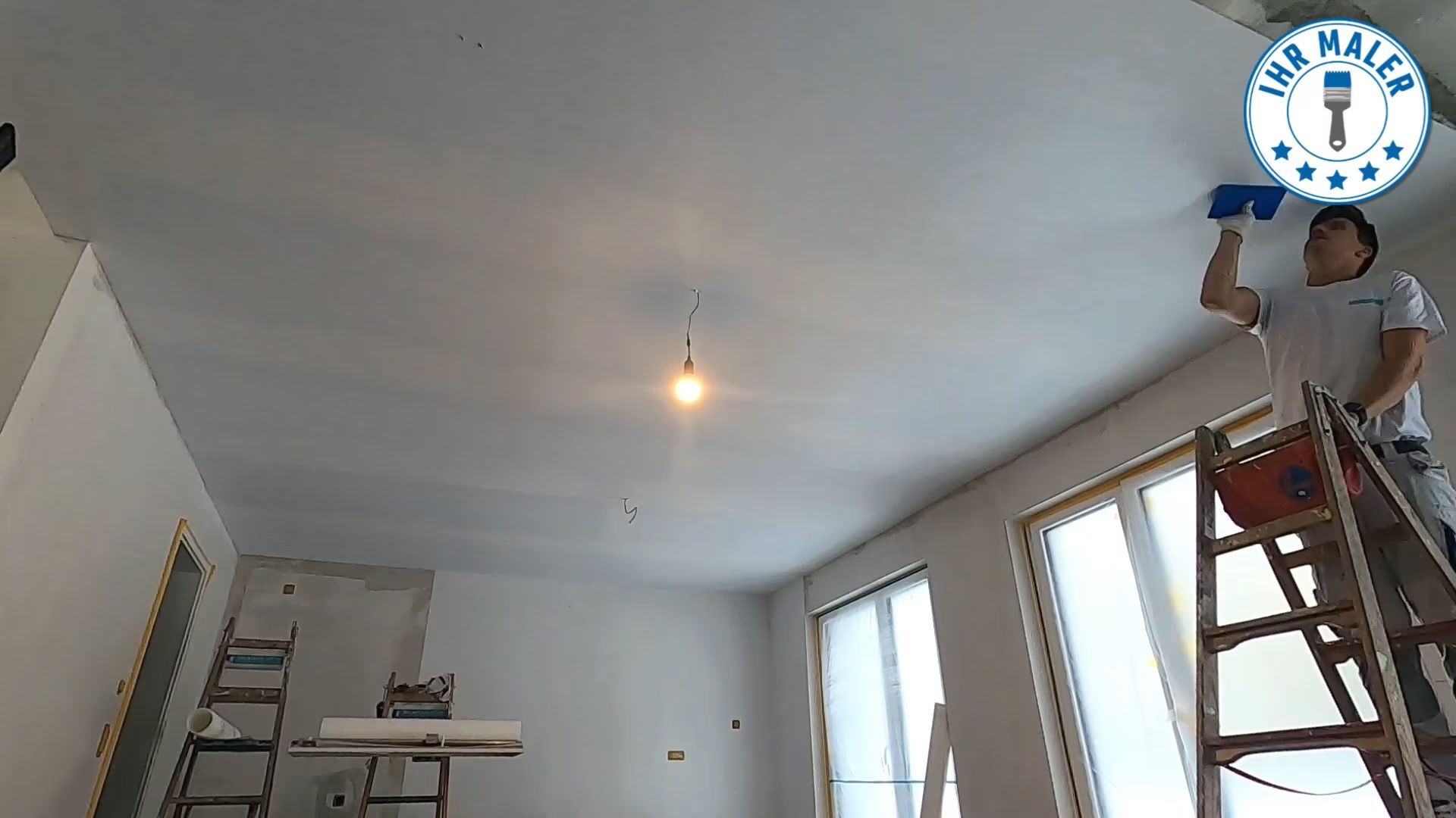 Vorschaubild zum Video: Tapezierarbeiten